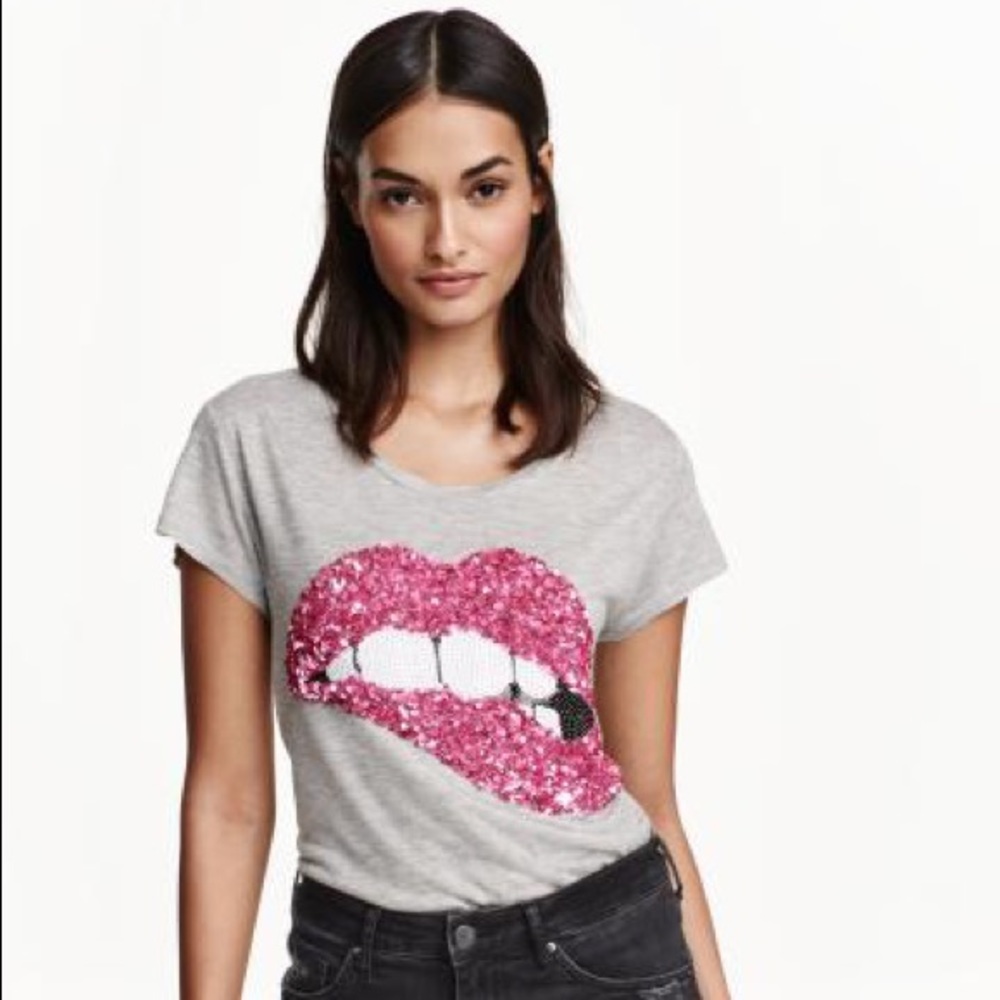 📌H&M Lip Sequins Top